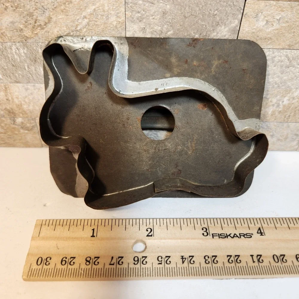 Vintage Primitive Tin Bunny Rabbit Cookie Cutter with Handle Easter Farmhouse 4